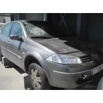 RENAULT MEGANE II CLASSIC BERLINA RENAULT MEGANE II CLASSIC BERLINA '2004 CONFORT AUTHENTIQUE GRIS 2003