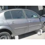 RENAULT MEGANE II CLASSIC BERLINA RENAULT MEGANE II CLASSIC BERLINA '2004 CONFORT AUTHENTIQUE GRIS 2003
