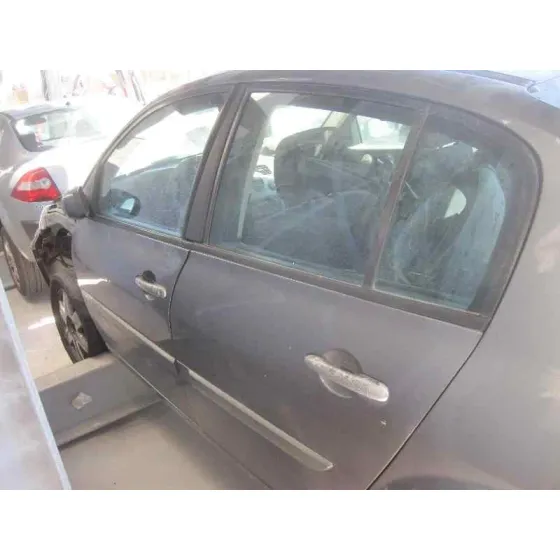 RENAULT MEGANE II CLASSIC BERLINA '2004 CONFORT AUTHENTIQUE GRIS
