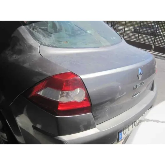 RENAULT MEGANE II CLASSIC BERLINA '2004 CONFORT AUTHENTIQUE GRIS