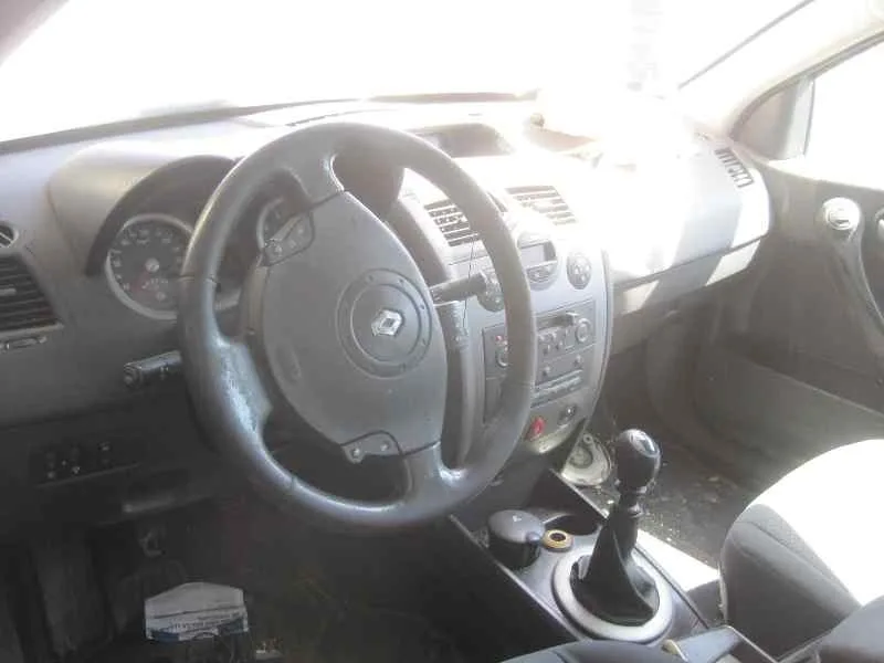 RENAULT MEGANE II CLASSIC BERLINA '2004 CONFORT AUTHENTIQUE GRIS