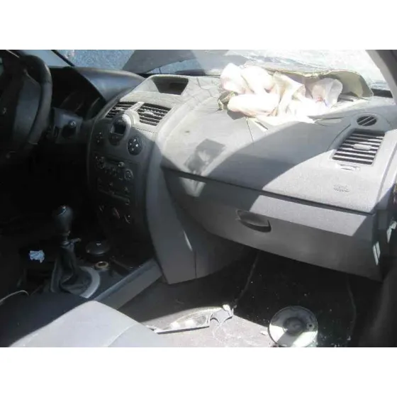 RENAULT MEGANE II CLASSIC BERLINA '2004 CONFORT AUTHENTIQUE GRIS
