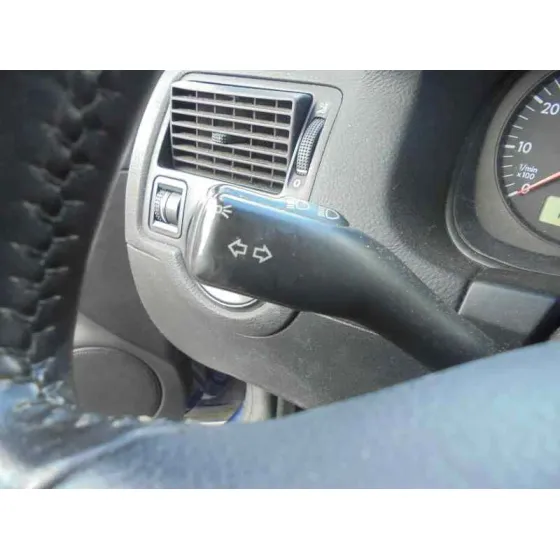 VOLKSWAGEN GOLF IV BERLINA (1J1) '2002 GTI AZUL