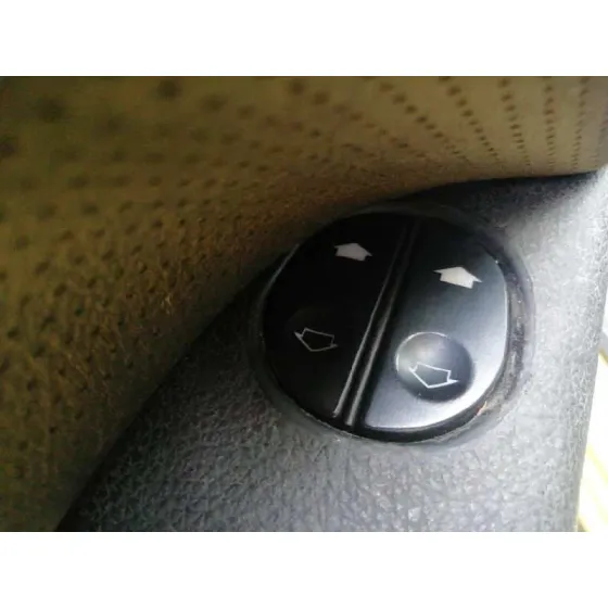 FORD FIESTA (CBK) '2007 AMBIENTE AMARILLO