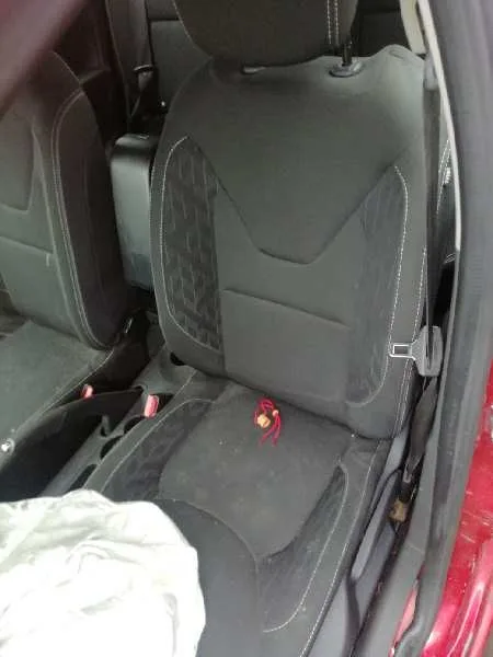 RENAULT CLIO IV '2013 0.9 ROJO
