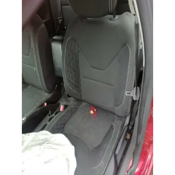 RENAULT CLIO IV '2013 0.9 ROJO