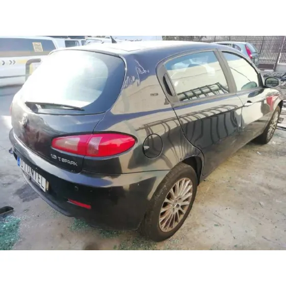 ALFA ROMEO 147 (190) '2006 1.6 TS 105 DISTINCTIVE NEGRO