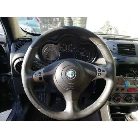 ALFA ROMEO 147 (190) '2006 1.6 TS 105 DISTINCTIVE NEGRO