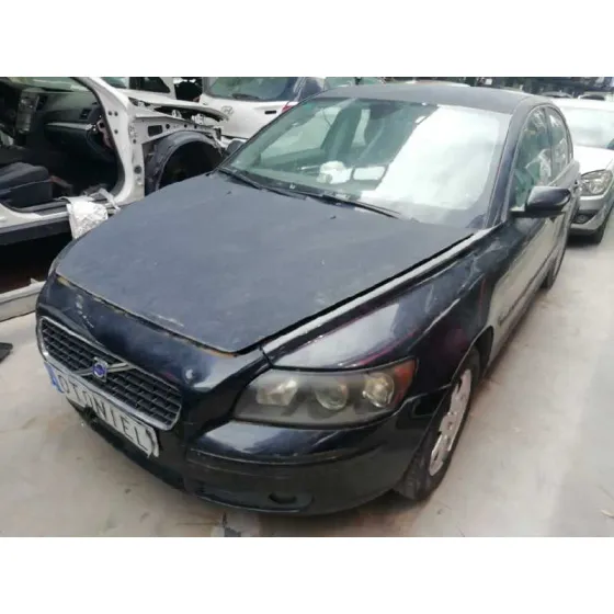 VOLVO S40 BERLINA '2005 1.6 D KINETIC AZUL OSCURO