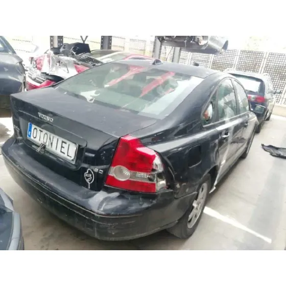 VOLVO S40 BERLINA '2005 1.6 D KINETIC AZUL OSCURO