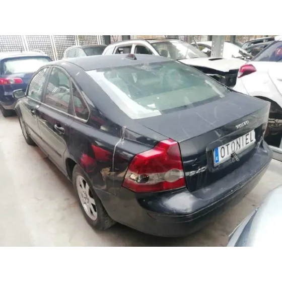 VOLVO S40 BERLINA '2005 1.6 D KINETIC AZUL OSCURO