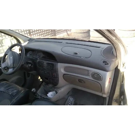 RENAULT SCENIC (JA..) '2002 1.6 16V PRIVILEGE VERDE