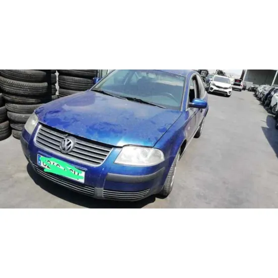 VOLKSWAGEN PASSAT BERLINA (3B3) '2001 1.9 TDI AZUL