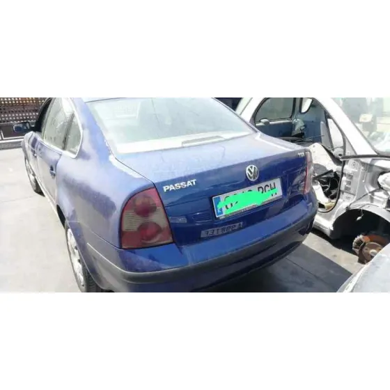 VOLKSWAGEN PASSAT BERLINA (3B3) '2001 1.9 TDI AZUL