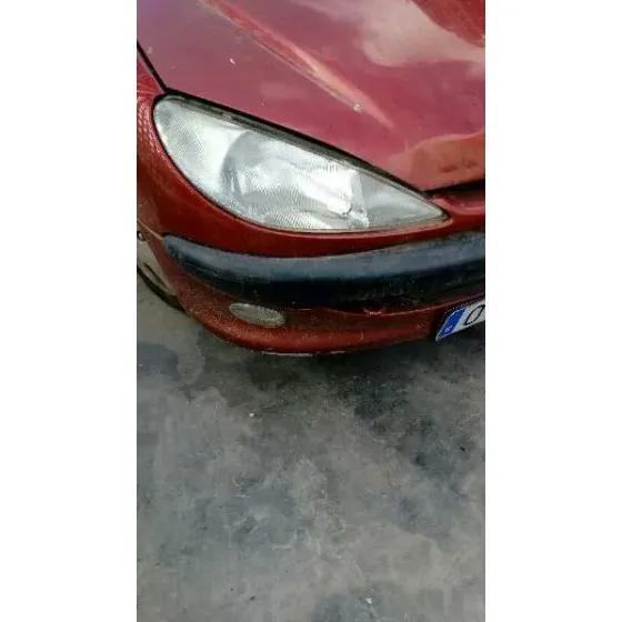 PEUGEOT 206 BERLINA '2002 XT ROJO