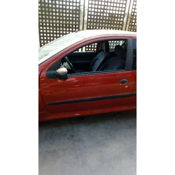 PEUGEOT 206 BERLINA '2002 XT ROJO