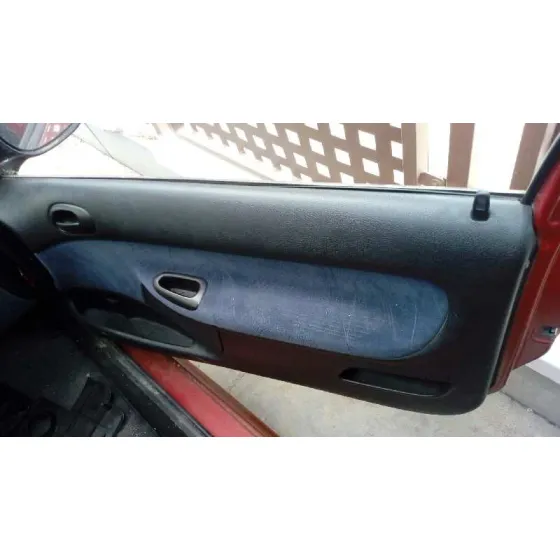 PEUGEOT 206 BERLINA '2002 XT ROJO