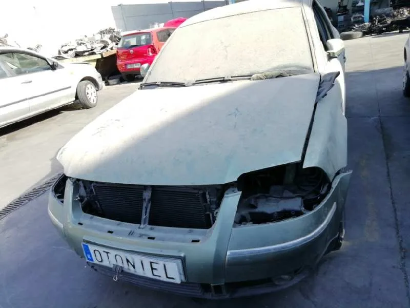 VOLKSWAGEN PASSAT BERLINA (3B3) '2002 V6 TDI HIGHLINE VERDE