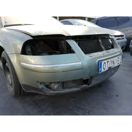 VOLKSWAGEN PASSAT BERLINA (3B3) '2002 V6 TDI HIGHLINE VERDE