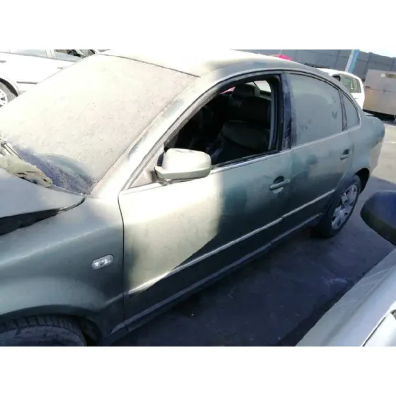 VOLKSWAGEN PASSAT BERLINA (3B3) '2002 V6 TDI HIGHLINE VERDE