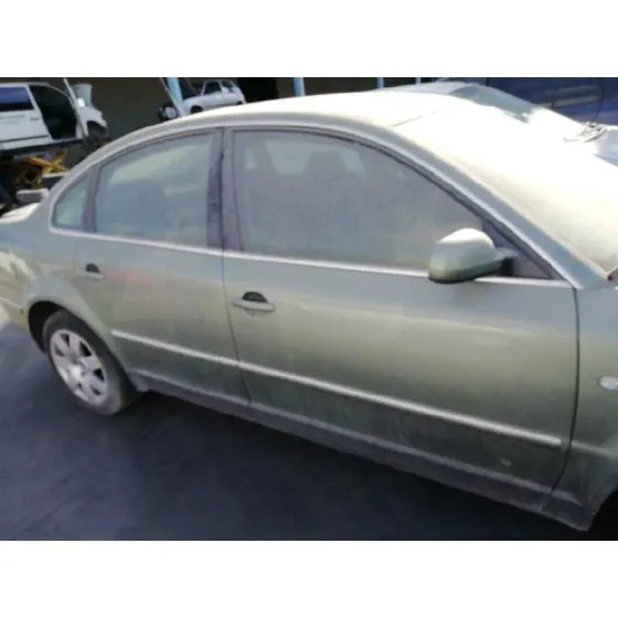 VOLKSWAGEN PASSAT BERLINA (3B3) '2002 V6 TDI HIGHLINE VERDE