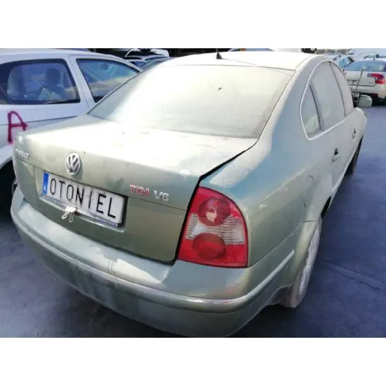 VOLKSWAGEN PASSAT BERLINA (3B3) '2002 V6 TDI HIGHLINE VERDE