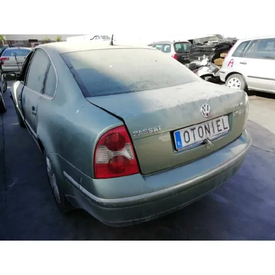 VOLKSWAGEN PASSAT BERLINA (3B3) '2002 V6 TDI HIGHLINE VERDE
