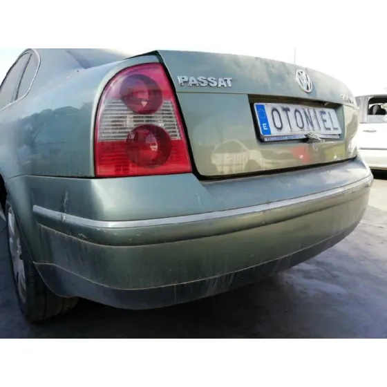 VOLKSWAGEN PASSAT BERLINA (3B3) '2002 V6 TDI HIGHLINE VERDE