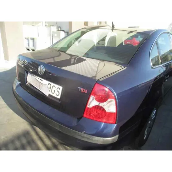 VOLKSWAGEN PASSAT BERLINA (3B3) '2001 1.9 TDI AZUL
