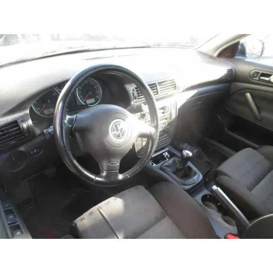 VOLKSWAGEN PASSAT BERLINA (3B3) '2001 1.9 TDI AZUL