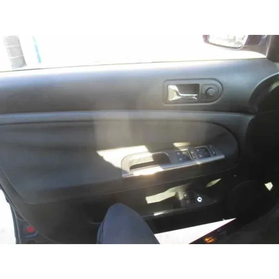 VOLKSWAGEN PASSAT BERLINA (3B3) '2001 1.9 TDI AZUL