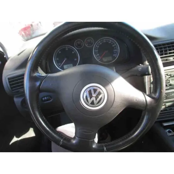 VOLKSWAGEN PASSAT BERLINA (3B3) '2001 1.9 TDI AZUL