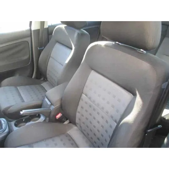 VOLKSWAGEN PASSAT BERLINA (3B3) '2001 1.9 TDI AZUL