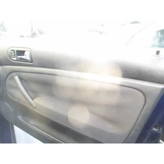 VOLKSWAGEN PASSAT BERLINA (3B3) '2001 1.9 TDI AZUL