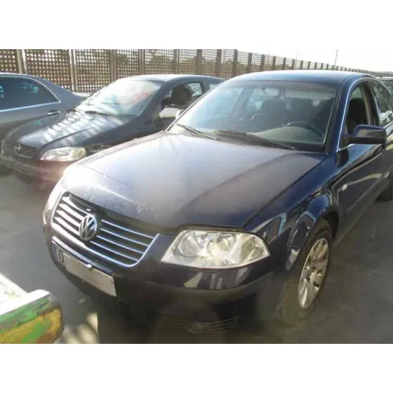 VOLKSWAGEN PASSAT BERLINA (3B3) '2001 1.9 TDI AZUL