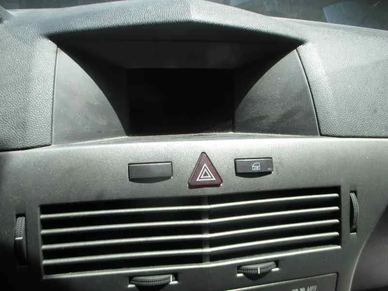 OPEL ASTRA H BERLINA OPEL ASTRA H BERLINA '2005 COSMO NEGRO 2004