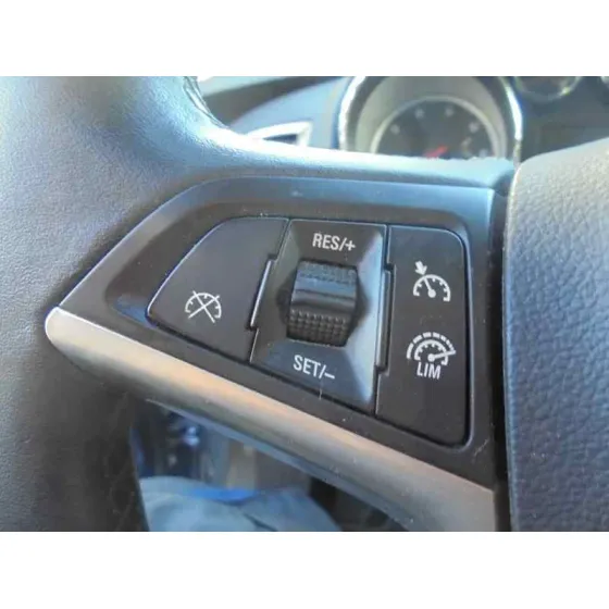 OPEL ASTRA J LIM. '2013 EXCELLENCE AZUL
