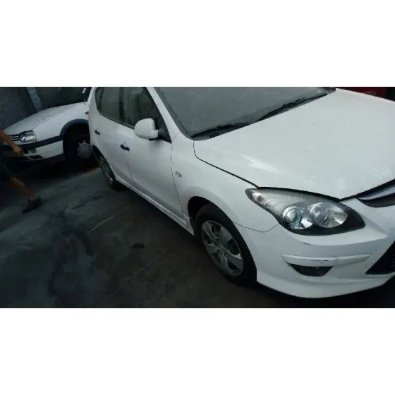 HYUNDAI I30 '2011 CLASSIC BLANCO