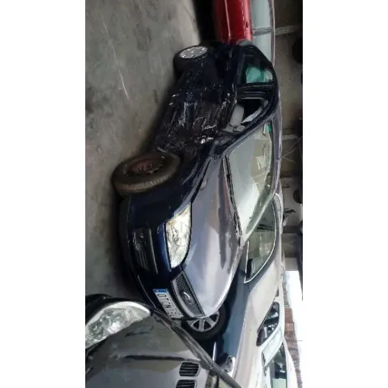 FORD FOCUS BERLINA (CAP) '2005 AMBIENTE (D) AZUL