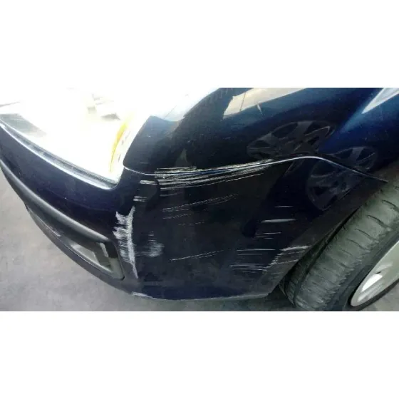 FORD FOCUS BERLINA (CAP) '2005 AMBIENTE (D) AZUL