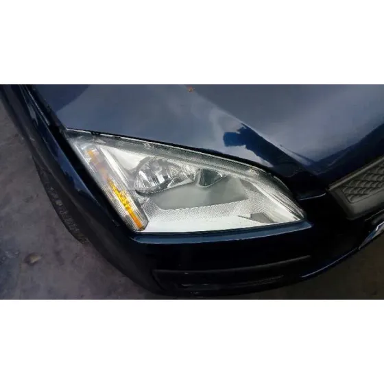 FORD FOCUS BERLINA (CAP) '2005 AMBIENTE (D) AZUL