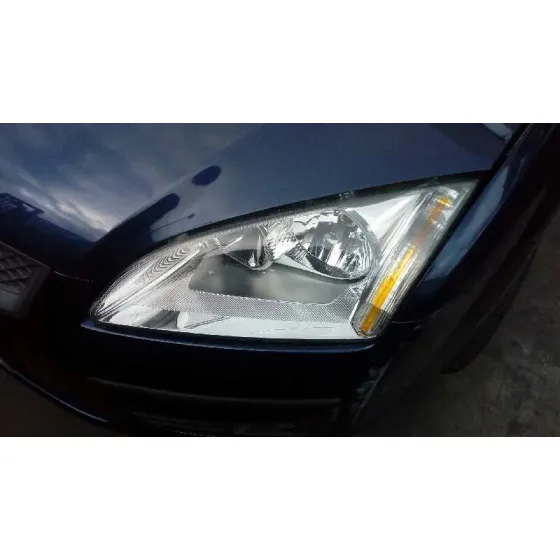 FORD FOCUS BERLINA (CAP) '2005 AMBIENTE (D) AZUL