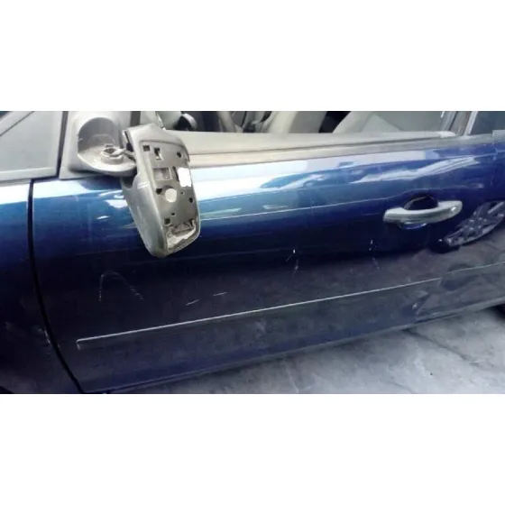 FORD FOCUS BERLINA (CAP) '2005 AMBIENTE (D) AZUL