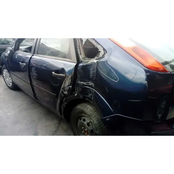 FORD FOCUS BERLINA (CAP) '2005 AMBIENTE (D) AZUL