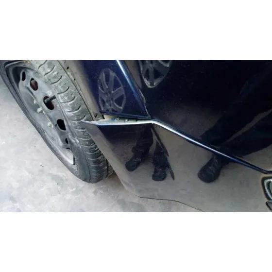 FORD FOCUS BERLINA (CAP) '2005 AMBIENTE (D) AZUL