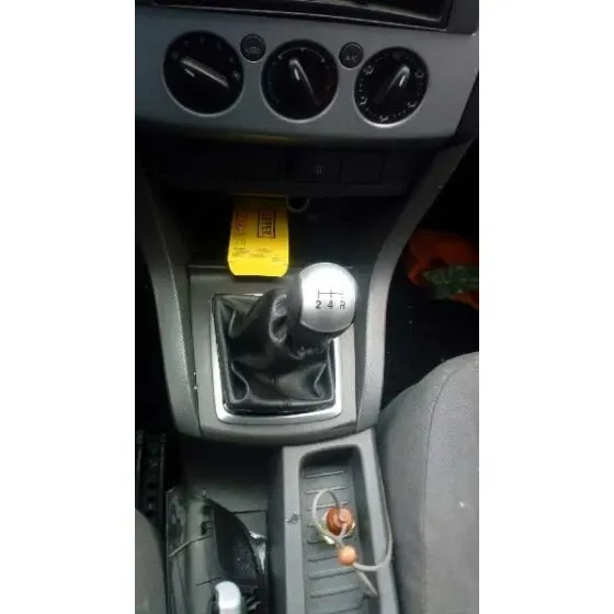FORD FOCUS BERLINA (CAP) '2005 AMBIENTE (D) AZUL