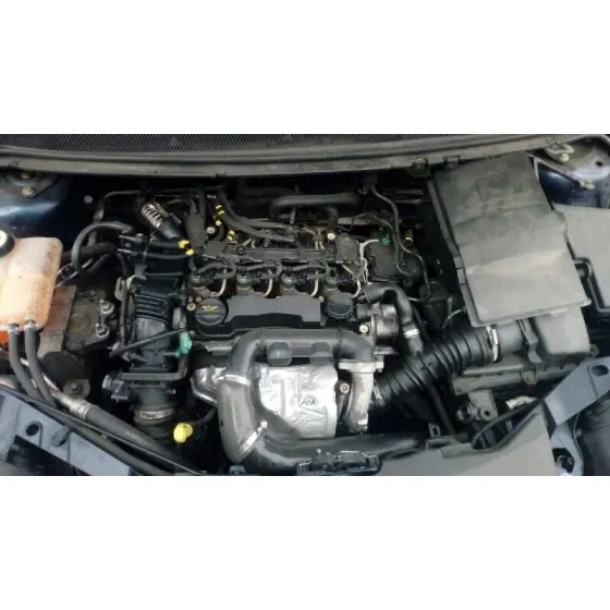 FORD FOCUS BERLINA (CAP) '2005 AMBIENTE (D) AZUL