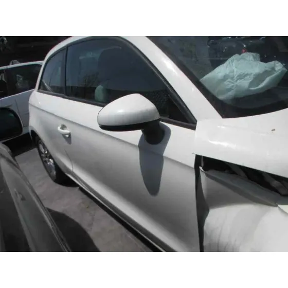 AUDI A1 SPORTBACK (8XA) '2011 1.6 TDI BLANCO