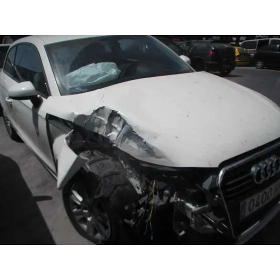 AUDI A1 SPORTBACK (8XA) '2011 1.6 TDI BLANCO