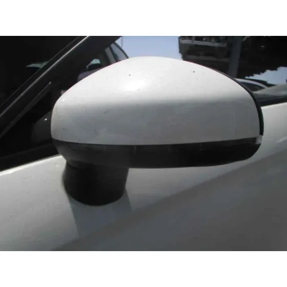 AUDI A1 SPORTBACK (8XA) '2011 1.6 TDI BLANCO